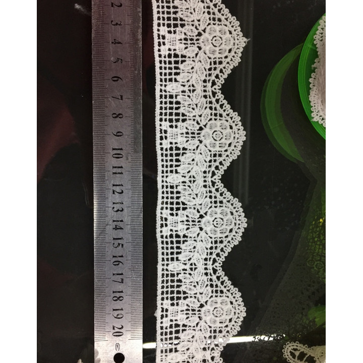 Тесьма кружевная Цветочный орнамент 50 мм пэ