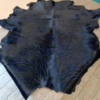 Кожа с ворсом (мех пони) 0,8-1.1 мм Зебра Синяя Италия